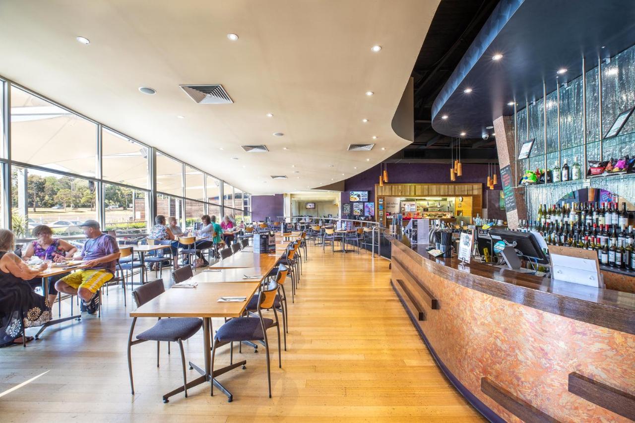 Nightcap At Sandown Park Hotel Noble Park Екстериор снимка