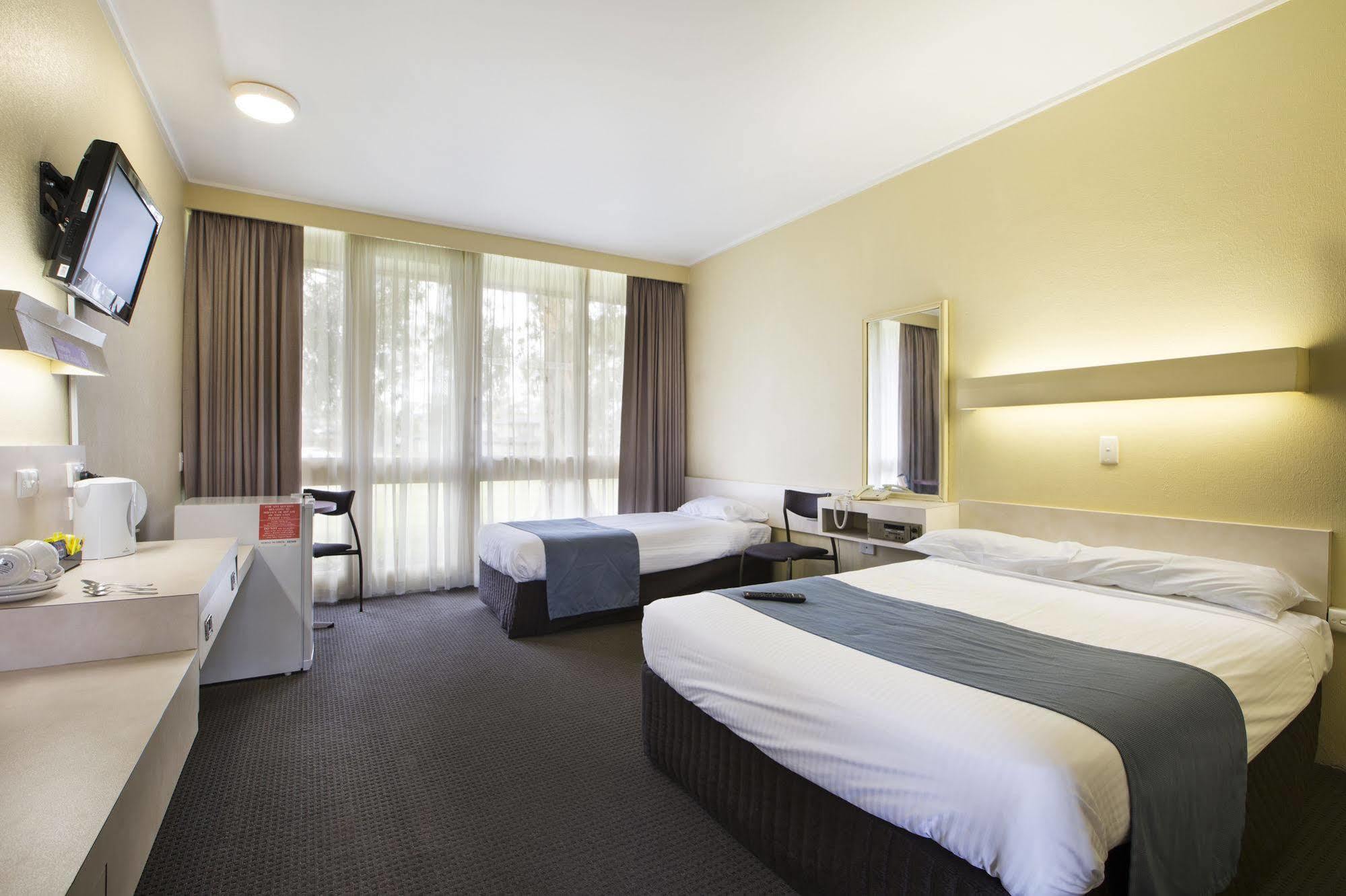 Nightcap At Sandown Park Hotel Noble Park Екстериор снимка