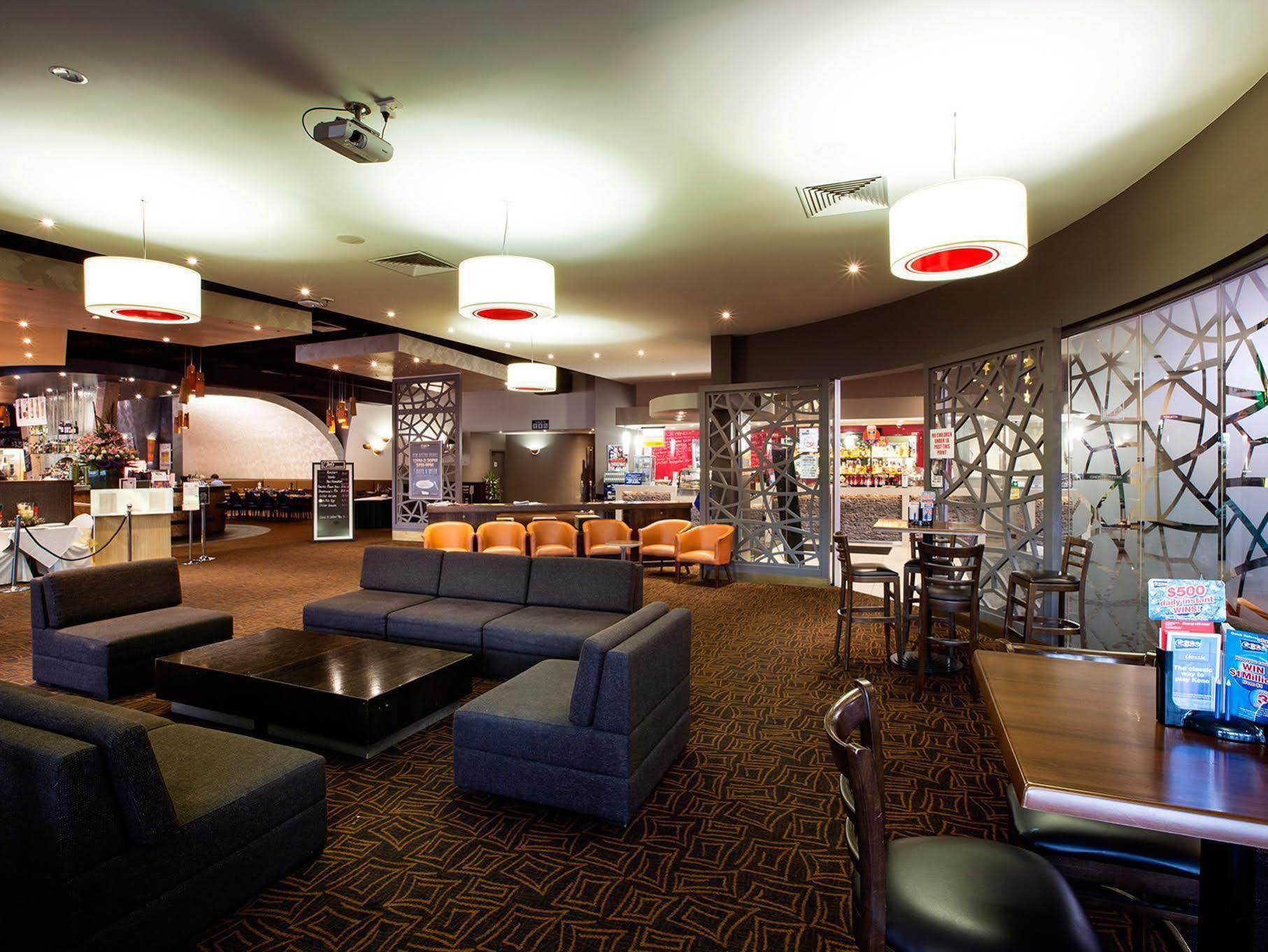 Nightcap At Sandown Park Hotel Noble Park Екстериор снимка