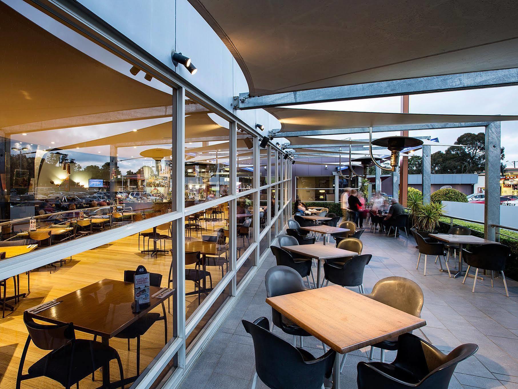 Nightcap At Sandown Park Hotel Noble Park Екстериор снимка