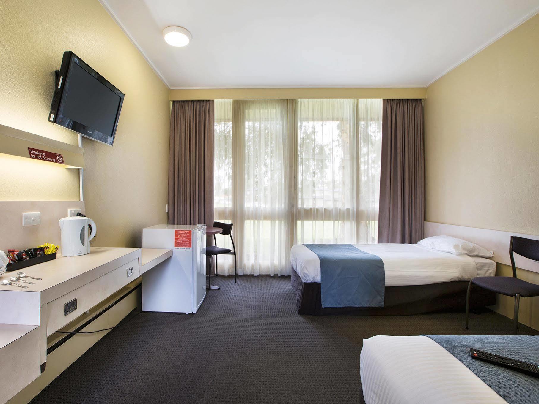 Nightcap At Sandown Park Hotel Noble Park Екстериор снимка